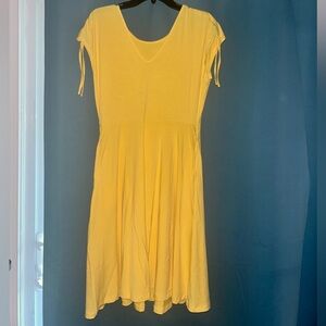 Short sleeve dress